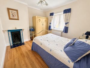 Bedroom- click for photo gallery